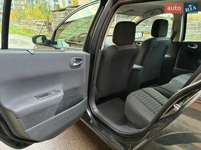 Рено Меган 2007 в Луцке на Automoto.ua Черный Рено Меган, объемом двигателя 1.6 л и пробегом 134 тыс. км за 5599 $, фото 17 на Automoto.ua
