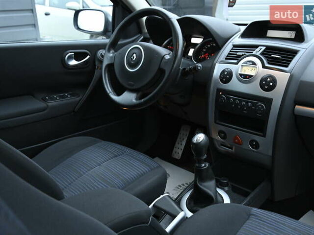 Черный Рено Меган, объемом двигателя 1.5 л и пробегом 266 тыс. км за 4600 $, фото 24 на Automoto.ua