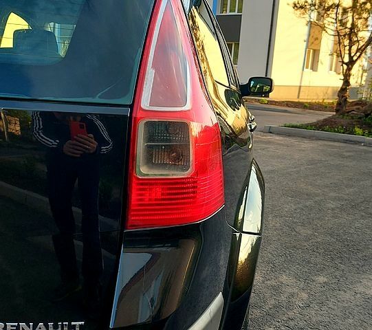 Чорний Рено Меган, об'ємом двигуна 1.6 л та пробігом 189 тис. км за 5800 $, фото 2 на Automoto.ua