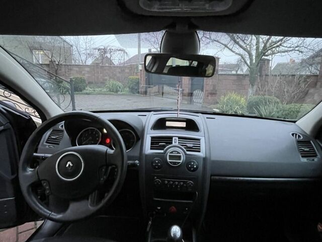 Черный Рено Меган, объемом двигателя 1.6 л и пробегом 197 тыс. км за 4999 $, фото 5 на Automoto.ua