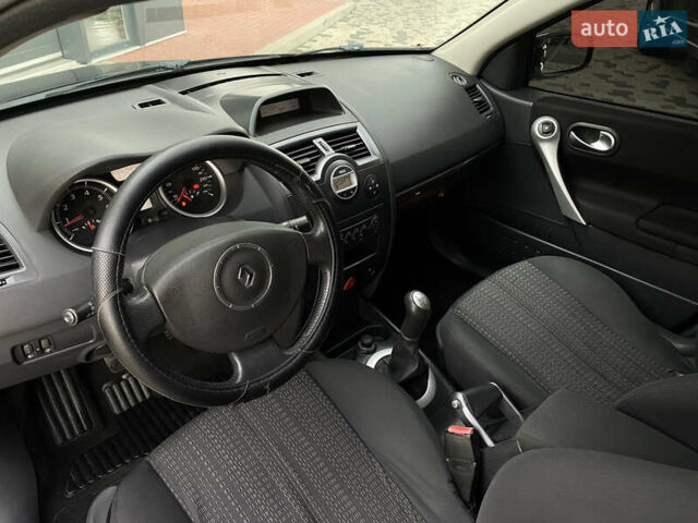 Черный Рено Меган, объемом двигателя 1.6 л и пробегом 220 тыс. км за 4499 $, фото 21 на Automoto.ua