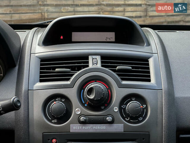 Черный Рено Меган, объемом двигателя 1.6 л и пробегом 203 тыс. км за 5500 $, фото 88 на Automoto.ua