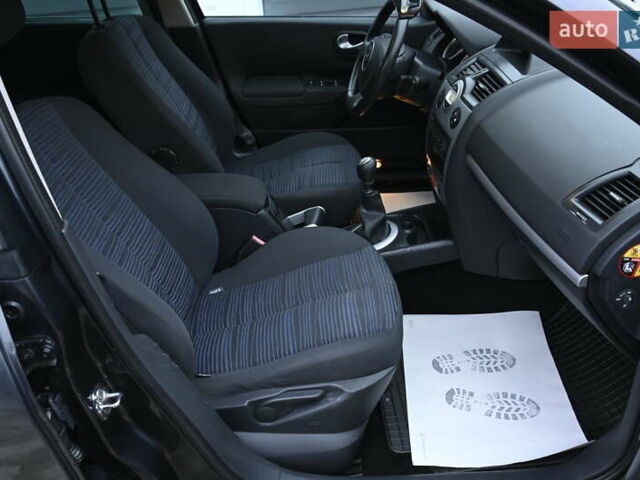 Черный Рено Меган, объемом двигателя 1.5 л и пробегом 266 тыс. км за 4600 $, фото 26 на Automoto.ua