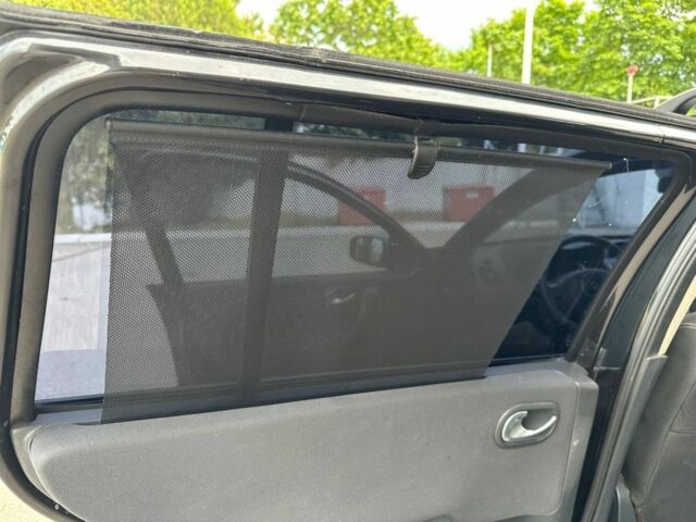 Черный Рено Меган, объемом двигателя 1.9 л и пробегом 196 тыс. км за 4999 $, фото 18 на Automoto.ua