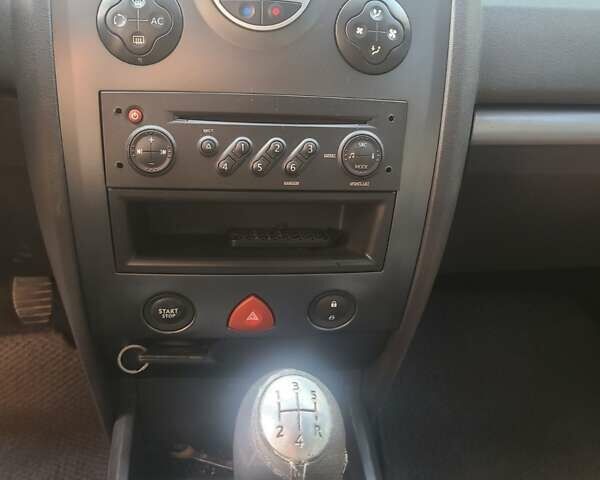 Черный Рено Меган, объемом двигателя 1.6 л и пробегом 223 тыс. км за 6000 $, фото 9 на Automoto.ua