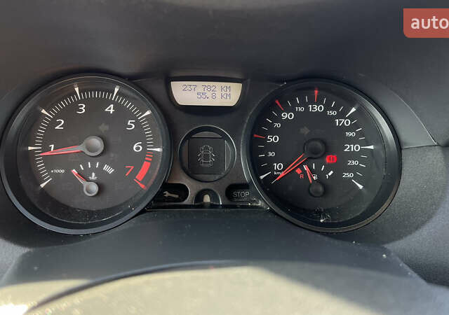 Черный Рено Меган, объемом двигателя 1.6 л и пробегом 237 тыс. км за 4700 $, фото 18 на Automoto.ua