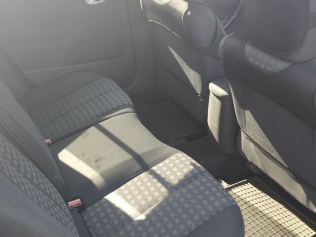 Черный Рено Меган, объемом двигателя 1.6 л и пробегом 240 тыс. км за 4800 $, фото 7 на Automoto.ua