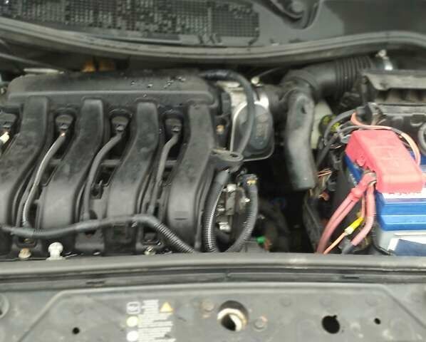 Чорний Рено Меган, об'ємом двигуна 1.6 л та пробігом 190 тис. км за 5200 $, фото 8 на Automoto.ua