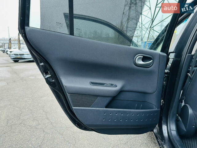 Черный Рено Меган, объемом двигателя 1.6 л и пробегом 240 тыс. км за 5100 $, фото 16 на Automoto.ua