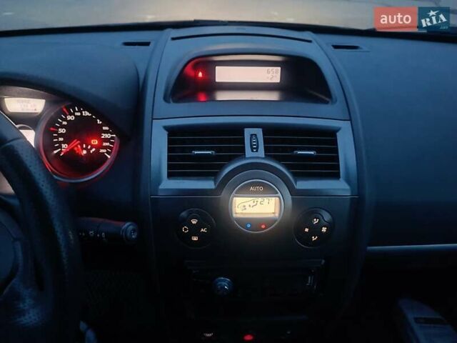 Чорний Рено Меган, об'ємом двигуна 1.6 л та пробігом 240 тис. км за 4900 $, фото 7 на Automoto.ua