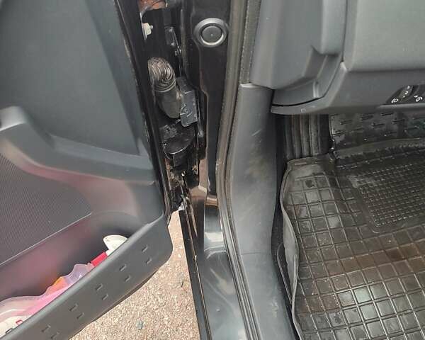 Черный Рено Меган, объемом двигателя 1.6 л и пробегом 258 тыс. км за 4900 $, фото 10 на Automoto.ua