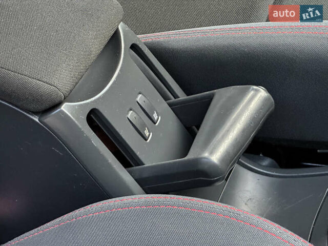 Черный Рено Меган, объемом двигателя 1.6 л и пробегом 203 тыс. км за 5500 $, фото 109 на Automoto.ua