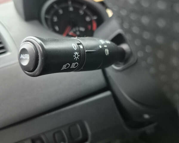 Черный Рено Меган, объемом двигателя 1.6 л и пробегом 215 тыс. км за 5499 $, фото 23 на Automoto.ua