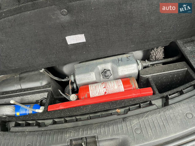 Черный Рено Меган, объемом двигателя 2 л и пробегом 240 тыс. км за 6300 $, фото 15 на Automoto.ua