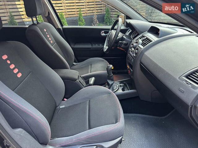 Черный Рено Меган, объемом двигателя 1.6 л и пробегом 203 тыс. км за 5500 $, фото 102 на Automoto.ua