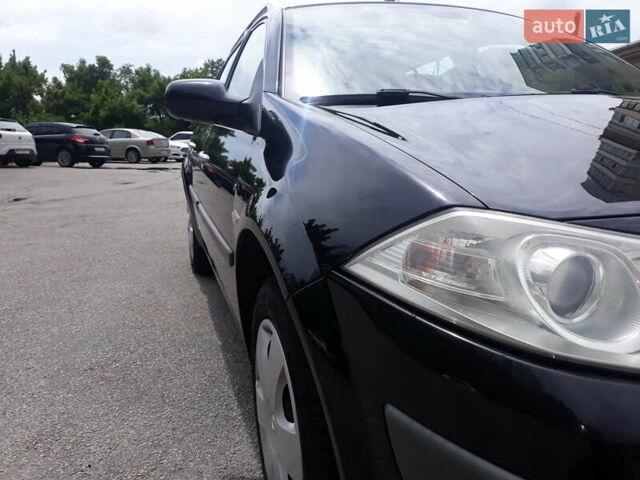 Черный Рено Меган, объемом двигателя 2 л и пробегом 190 тыс. км за 6000 $, фото 21 на Automoto.ua
