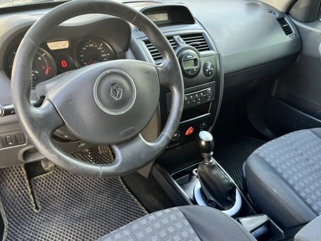 Черный Рено Меган, объемом двигателя 1.5 л и пробегом 230 тыс. км за 5300 $, фото 6 на Automoto.ua