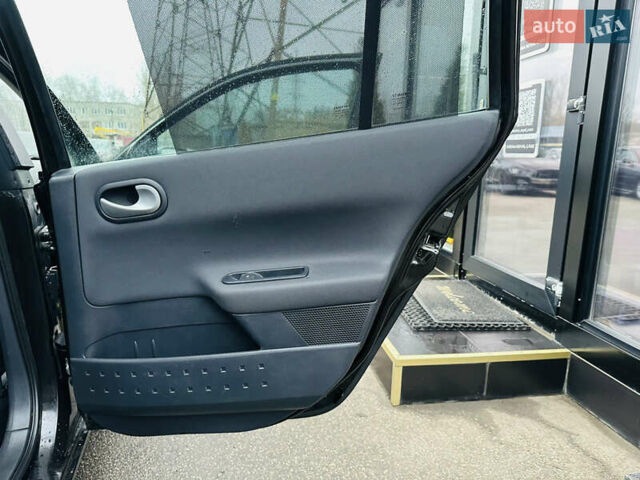 Черный Рено Меган, объемом двигателя 1.6 л и пробегом 240 тыс. км за 5100 $, фото 20 на Automoto.ua