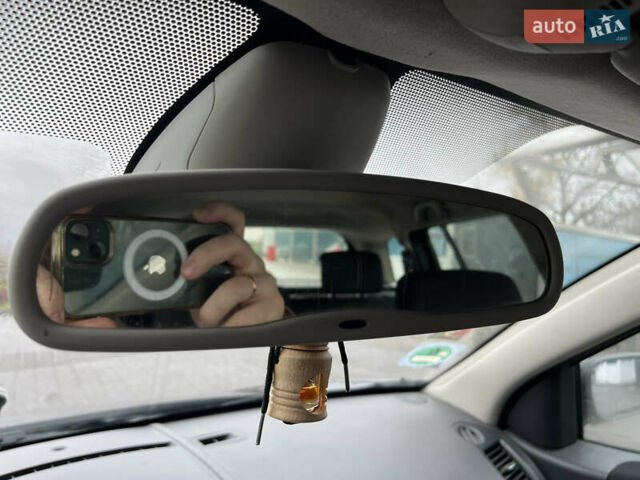 Черный Рено Меган, объемом двигателя 2 л и пробегом 240 тыс. км за 6300 $, фото 10 на Automoto.ua