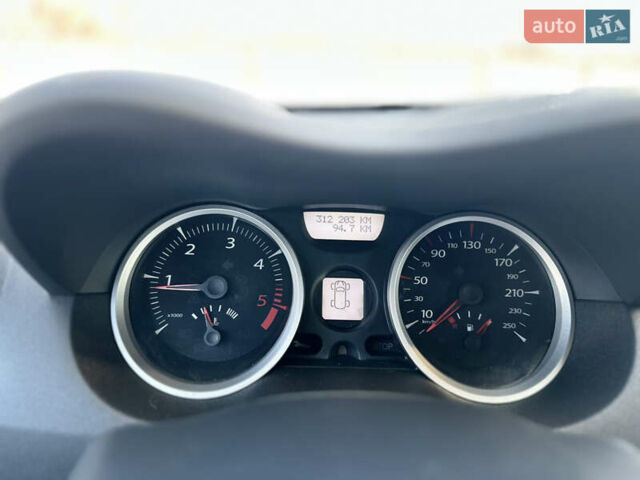 Чорний Рено Меган, об'ємом двигуна 1.9 л та пробігом 312 тис. км за 5000 $, фото 17 на Automoto.ua