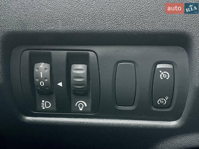 Рено Меган 2007 в Полтаве на Automoto.ua Черный Рено Меган, объемом двигателя 1.6 л и пробегом 266 тыс. км за 4800 $, фото 8 на Automoto.ua