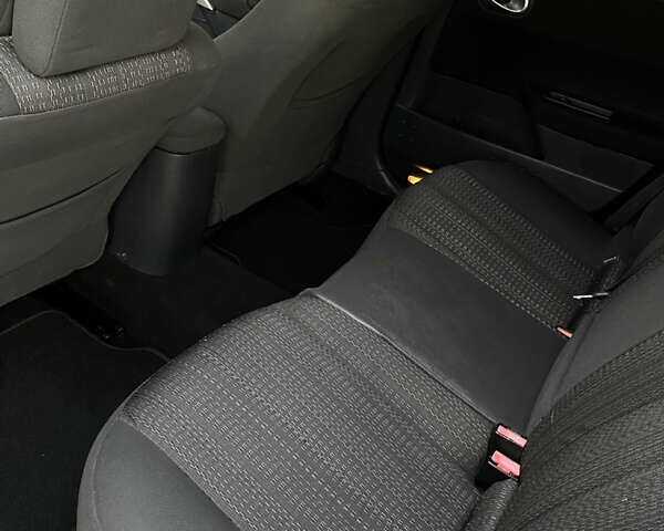 Черный Рено Меган, объемом двигателя 1.6 л и пробегом 220 тыс. км за 4499 $, фото 24 на Automoto.ua