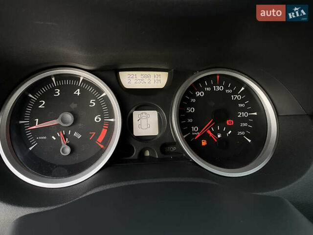 Черный Рено Меган, объемом двигателя 1.6 л и пробегом 220 тыс. км за 4499 $, фото 22 на Automoto.ua