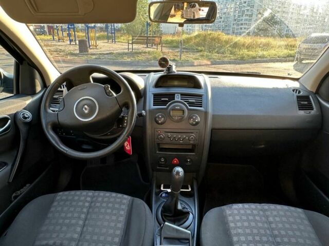 Черный Рено Меган, объемом двигателя 1.6 л и пробегом 264 тыс. км за 5300 $, фото 2 на Automoto.ua