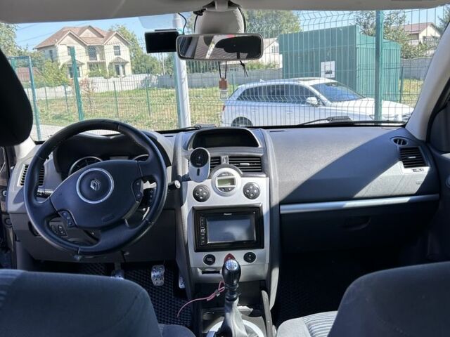 Черный Рено Меган, объемом двигателя 2 л и пробегом 233 тыс. км за 5499 $, фото 4 на Automoto.ua