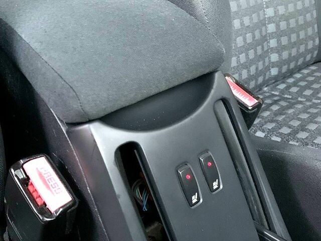 Черный Рено Меган, объемом двигателя 1.6 л и пробегом 185 тыс. км за 6199 $, фото 11 на Automoto.ua