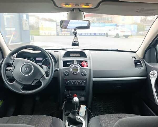 Черный Рено Меган, объемом двигателя 1.6 л и пробегом 300 тыс. км за 4700 $, фото 8 на Automoto.ua