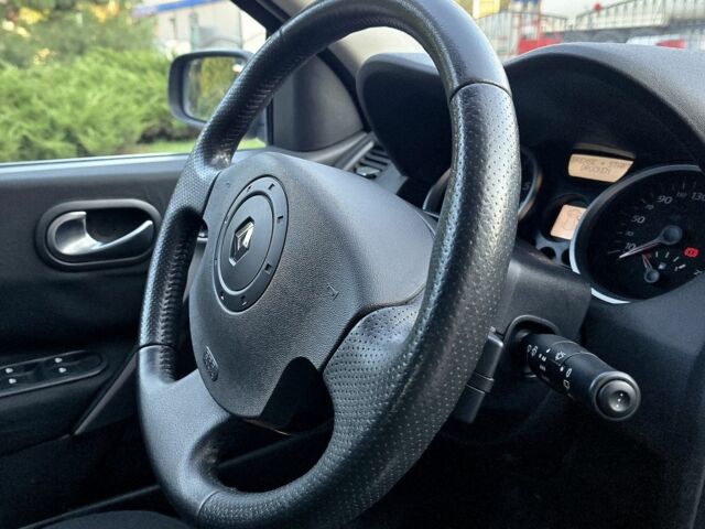 Чорний Рено Меган, об'ємом двигуна 1.6 л та пробігом 250 тис. км за 5300 $, фото 15 на Automoto.ua