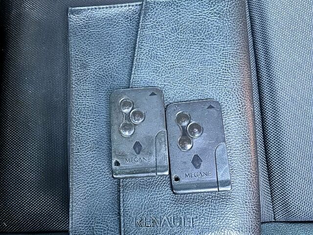 Черный Рено Меган, объемом двигателя 1.9 л и пробегом 230 тыс. км за 4790 $, фото 8 на Automoto.ua