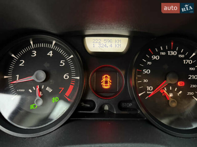 Чорний Рено Меган, об'ємом двигуна 1.6 л та пробігом 222 тис. км за 5450 $, фото 28 на Automoto.ua
