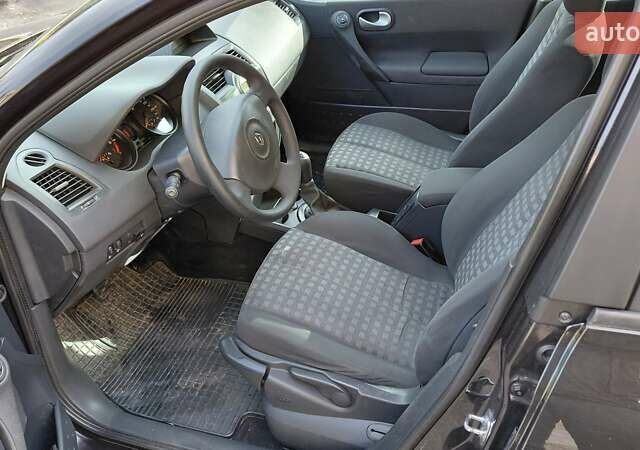 Черный Рено Меган, объемом двигателя 1.6 л и пробегом 235 тыс. км за 4850 $, фото 18 на Automoto.ua