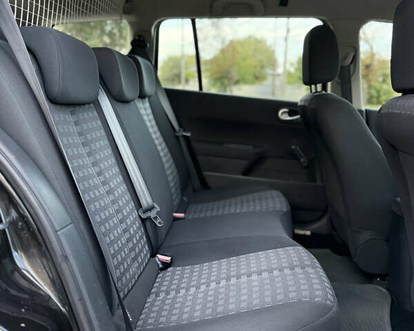 Черный Рено Меган, объемом двигателя 1.6 л и пробегом 210 тыс. км за 5950 $, фото 22 на Automoto.ua