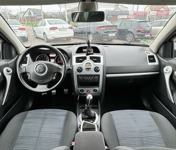 Черный Рено Меган, объемом двигателя 1.6 л и пробегом 160 тыс. км за 6300 $, фото 16 на Automoto.ua