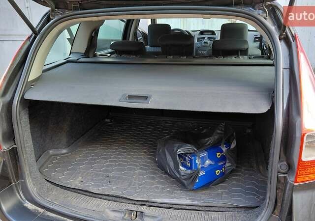 Черный Рено Меган, объемом двигателя 1.6 л и пробегом 235 тыс. км за 4850 $, фото 17 на Automoto.ua