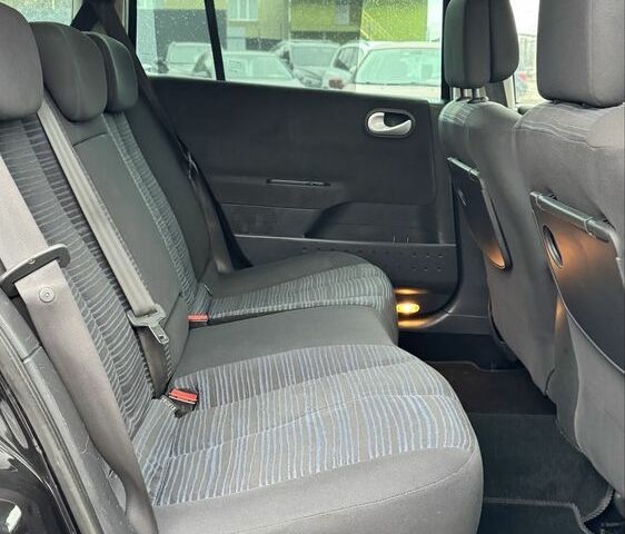 Черный Рено Меган, объемом двигателя 1.6 л и пробегом 160 тыс. км за 6300 $, фото 17 на Automoto.ua