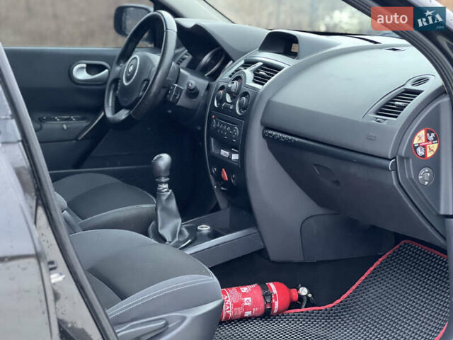 Чорний Рено Меган, об'ємом двигуна 1.5 л та пробігом 261 тис. км за 3950 $, фото 29 на Automoto.ua