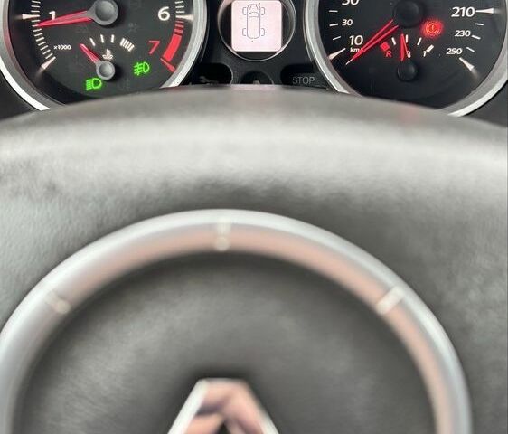 Черный Рено Меган, объемом двигателя 1.6 л и пробегом 160 тыс. км за 6300 $, фото 12 на Automoto.ua