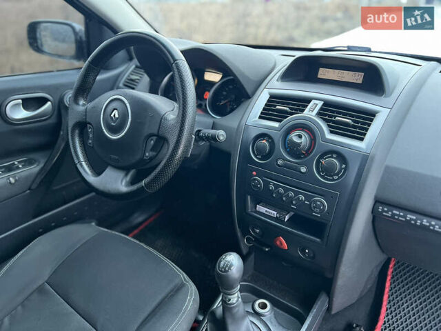 Чорний Рено Меган, об'ємом двигуна 1.5 л та пробігом 261 тис. км за 3950 $, фото 54 на Automoto.ua