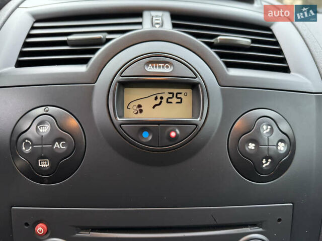 Чорний Рено Меган, об'ємом двигуна 1.6 л та пробігом 222 тис. км за 5450 $, фото 25 на Automoto.ua