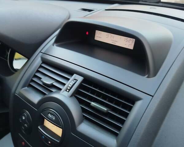 Чорний Рено Меган, об'ємом двигуна 1.6 л та пробігом 185 тис. км за 6199 $, фото 123 на Automoto.ua