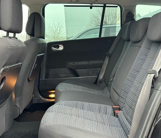 Черный Рено Меган, объемом двигателя 1.6 л и пробегом 160 тыс. км за 6300 $, фото 15 на Automoto.ua