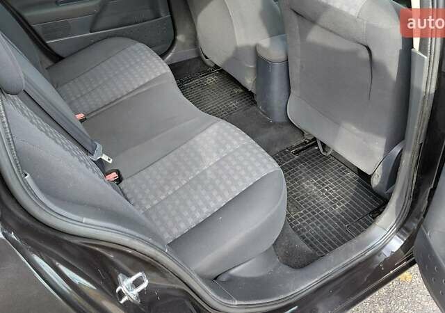 Черный Рено Меган, объемом двигателя 1.6 л и пробегом 235 тыс. км за 4850 $, фото 25 на Automoto.ua