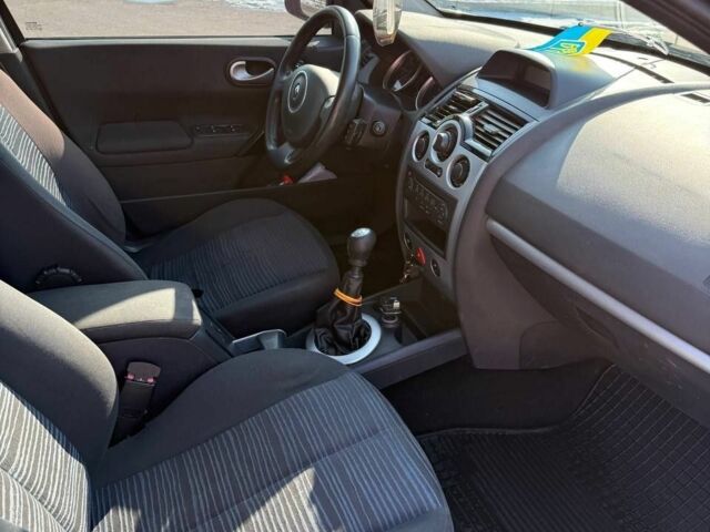 Рено Меган 2008 в Ромнах на Automoto.ua Черный Рено Меган, объемом двигателя 2 л и пробегом 260 тыс. км за 5100 $, фото 2 на Automoto.ua