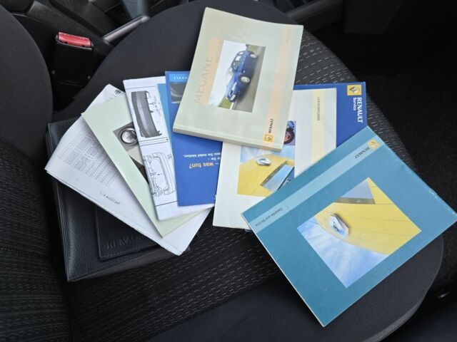 Чорний Рено Меган, об'ємом двигуна 1.6 л та пробігом 250 тис. км за 5300 $, фото 16 на Automoto.ua