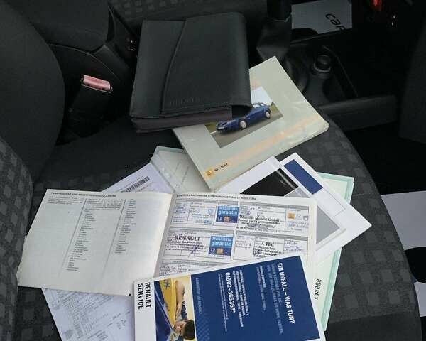 Чорний Рено Меган, об'ємом двигуна 1.6 л та пробігом 185 тис. км за 6199 $, фото 127 на Automoto.ua