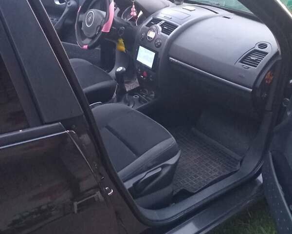 Черный Рено Меган, объемом двигателя 1.6 л и пробегом 320 тыс. км за 5500 $, фото 10 на Automoto.ua